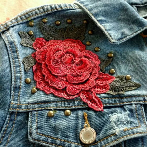 Beautiful Over sized Jean Rose Jacket. - Picture 3 of 6